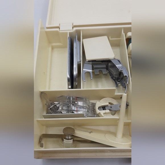 Singer Sewing Machine Parts 161172 381114 3 Foot Plates 5 Feet 6 Flexi-Stitch - Picture 2 of 7